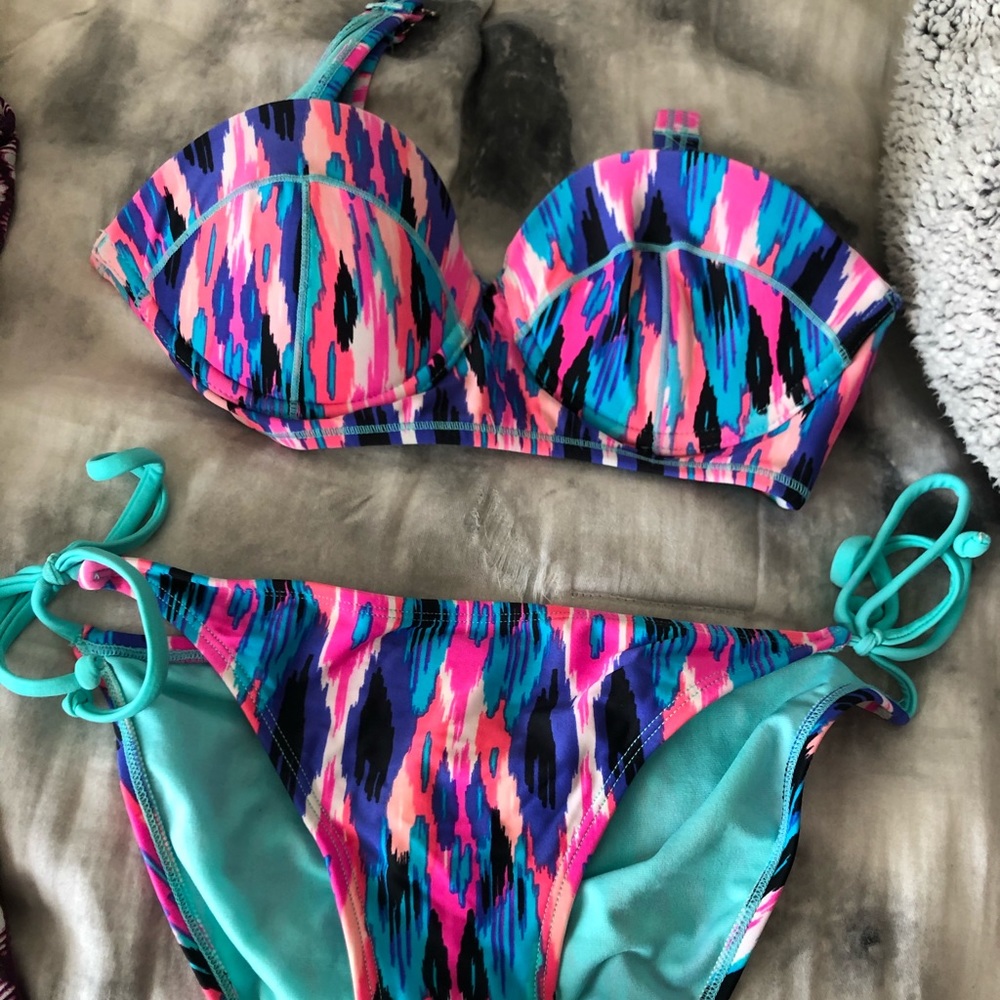 Women’s swim top and bottom